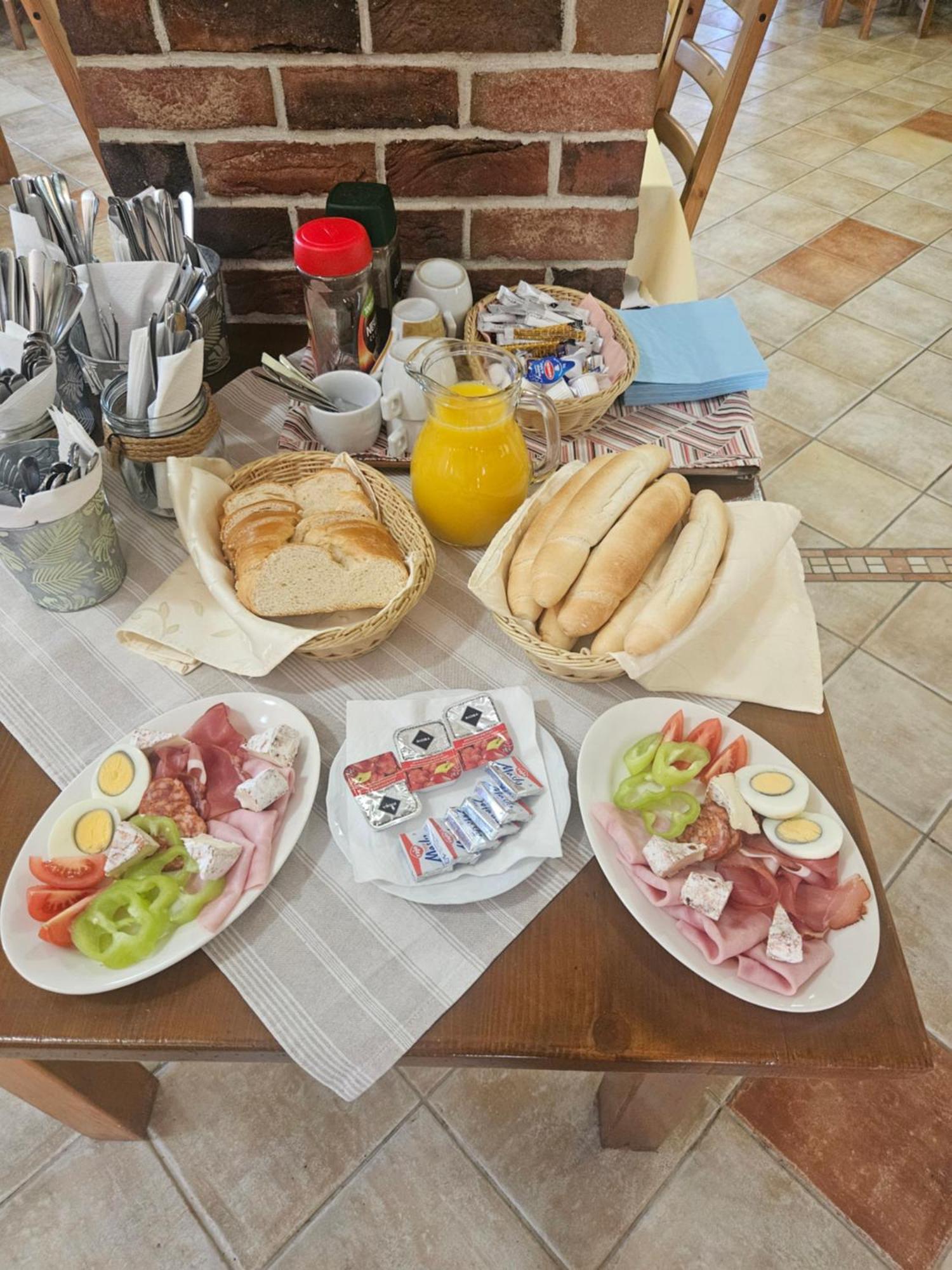 St. Florian Restaurant & Pension Vrakun ภายนอก รูปภาพ